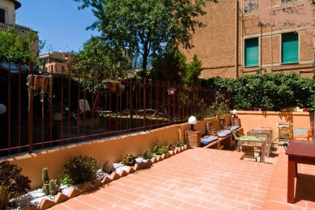 Bed and Breakfast Tra Gianicolo E Trastevere Рим Экстерьер фото